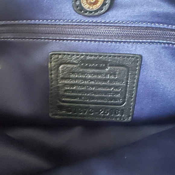 Black leather Coach Shoulder Bag - Picture 4 of 4